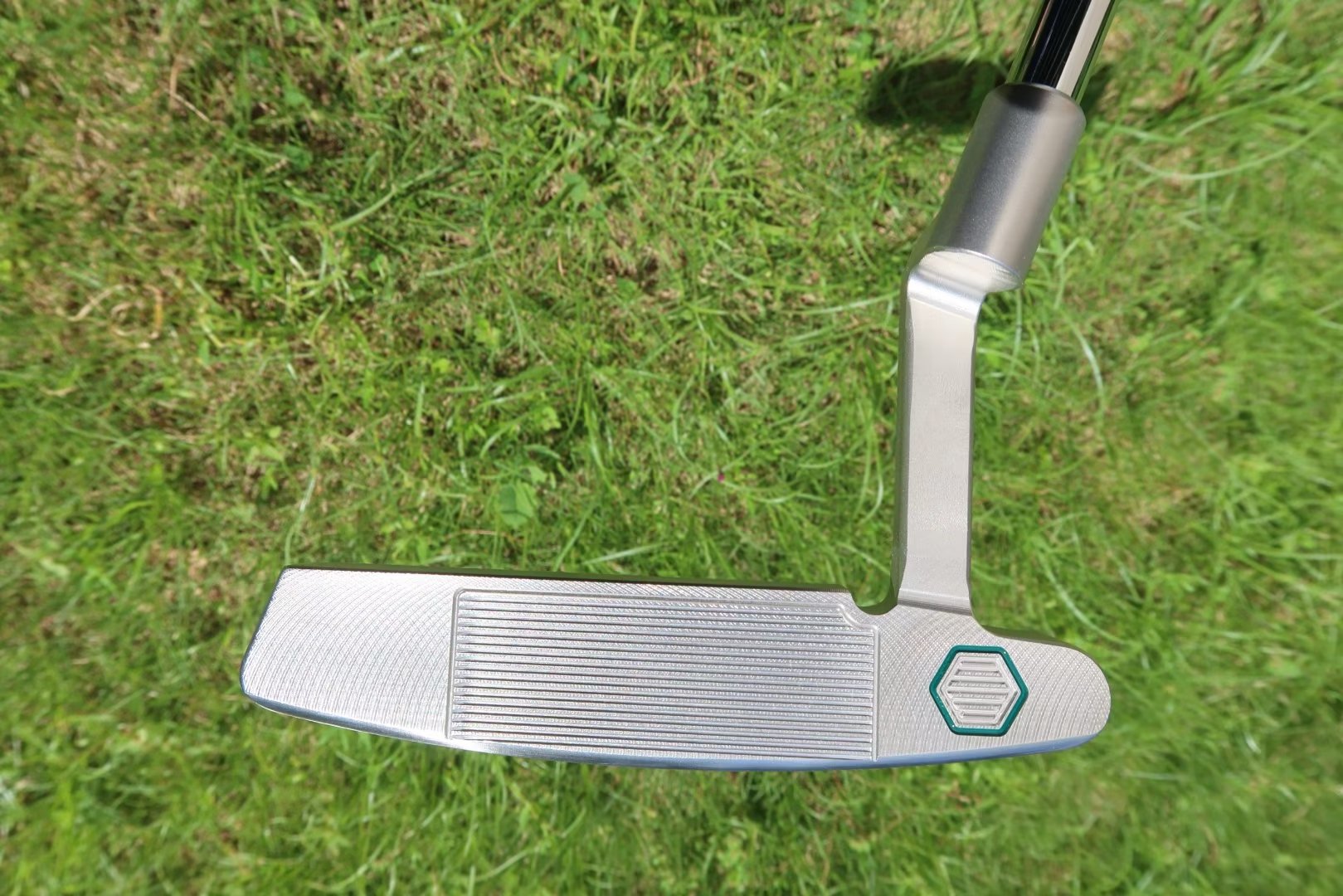 ไม้พัตเตอร์กอล์ฟรุ่นใหม่ New G - Golf Putter บทวิจารณ์และราคา